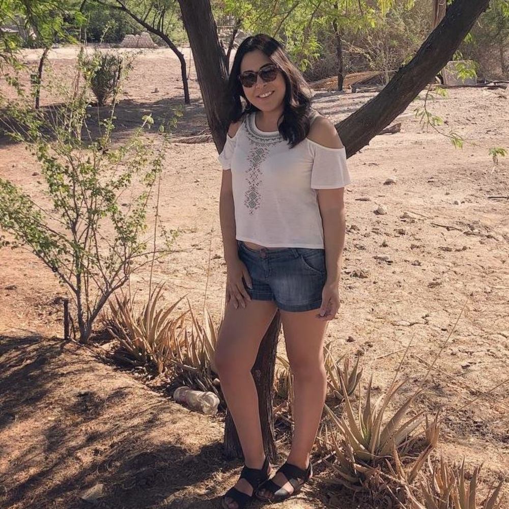 Meet your Posher, Yesenia